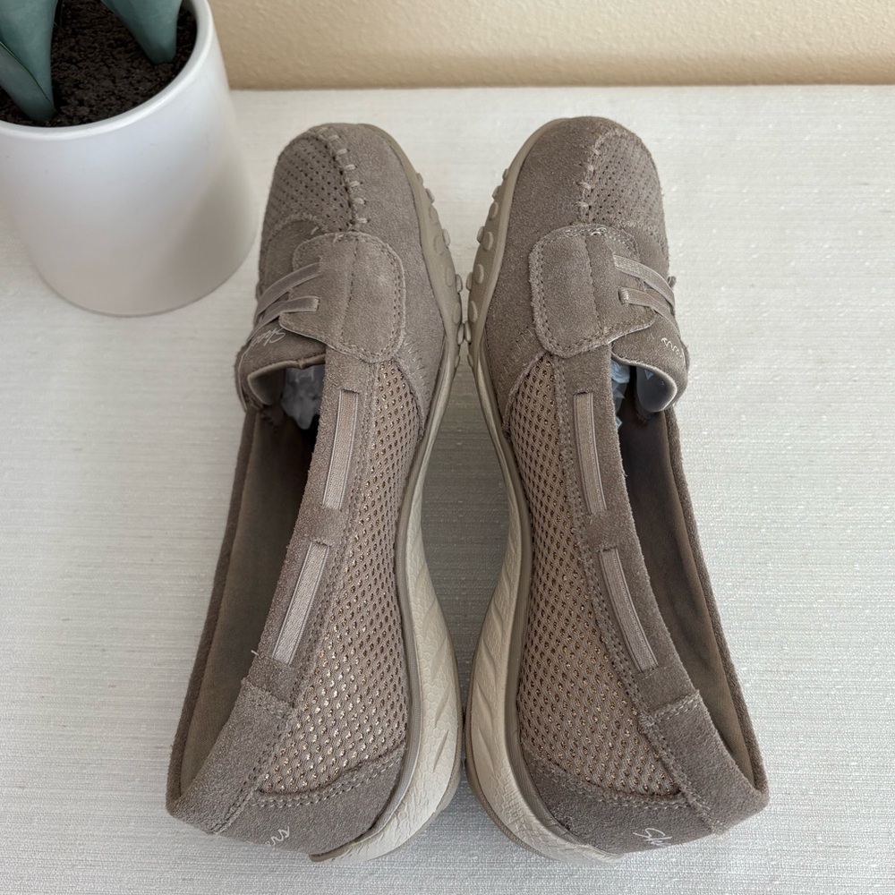 New Skechers Relaxed Fit Taupe Suede/Mesh Casual Sneakers Women’s 7.5 - Picture 7 of 12
